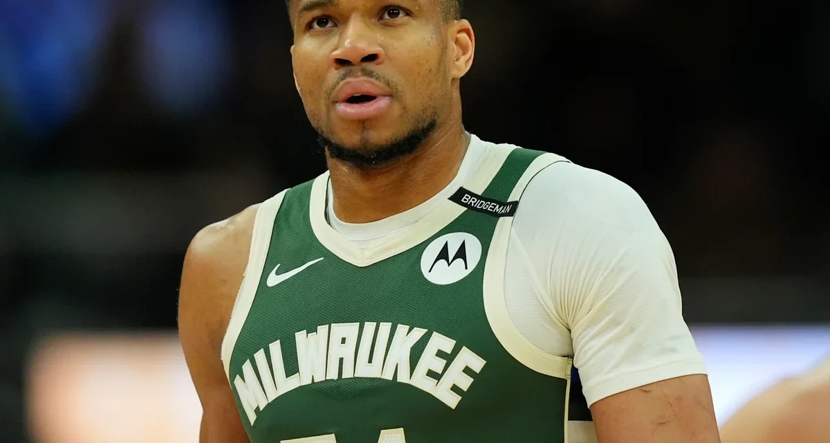 Giannis Antetokounmpo Selalu Hadirkan Pertunjukan Spektakuler