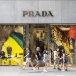 Brand Prada Hasilkan Ragam Koleksi Dengan Siluet Yang Unik