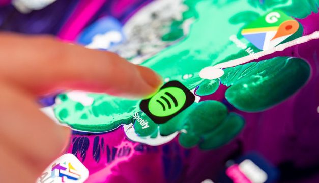 About The Song Di Spotify, Apa Manfaatnya Bagi Pendengar?