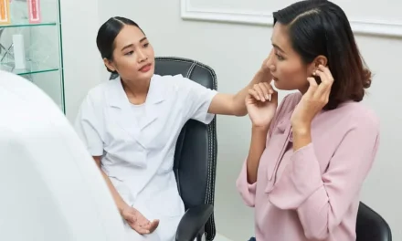 Mencatok Rambut Dengan Benar, Ini Manfaat Yang Bisa Dapatkan