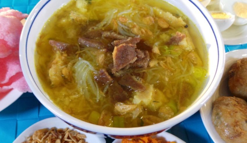 Hidangan Indonesia Soto Dengan Kuah Berempah