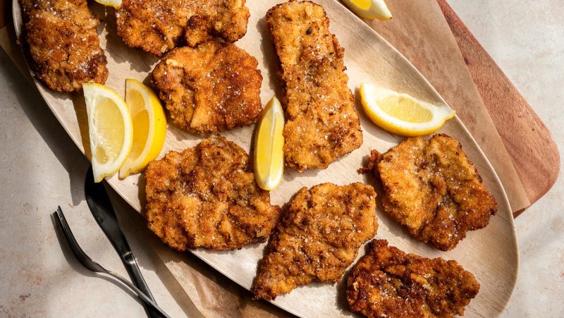 Wiener Schnitzel Hidangan Khas Yang Populer Di Austria
