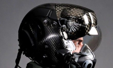 Helm Pilot Yang Di Rancang Buat Pilot Pesawat Tempur